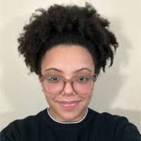 Amal Essa's Instagram, Twitter & Facebook