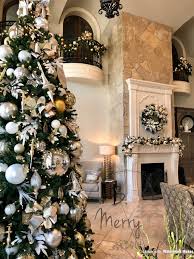 Pin By Mimica On Christmas Time And Winter Wonderland Christmas Interiors Christmas Aesthetic Christmas Tree