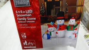Home accents holiday 37 in led lighted cool white acrylic snowman holding snowflake string ty447 1611206954394. Home Accents Holiday 6 Ft 6 Led Snowman Family Airblown Inflatable New Christmas Hardware Outdoor Furniture Liquidation Auction Equip Bid