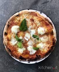 Maybe you would like to learn more about one of these? Pizza Napoletana Cotta Nel Forno Di Casa Come Farla Kitchen It
