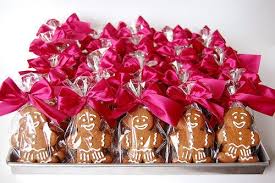 Great for gift baskets, party favors, candy tables, or just for everyday! What A Cute Idea Individually Packaged Gingerbread Men As A Party Favor For A Holiday Party Cookies Galore Christmas Cookies Packaging Christmas Baking Gifts Christmas Goodies