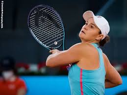 Both players were on serve in the second set when it started pouring again. Ashleigh Barty Kandaskan Tamara Zidansek Di Madrid Liga Olahraga