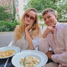 Aktorka przekazała złe wieści o stanie swojego ukochanego. Wiktoria Gasiewska Pokazala Siostre Wow Jakie Piekne Chwala Fani Tak Dzis Wyglada 15 Letnia Nicole