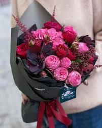 ابتسمي ولا تكترثي لأمر أحد إملئي دنياك حبا وكأنك لم تخذلي أبدا Valentine Flower Arrangements Valentine S Day Flower Arrangements Valentines Flowers