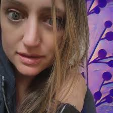 Amanda Boyles's Instagram, Twitter & Facebook