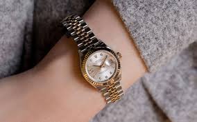 Everyone of our women's watches tells a story that is as unique as yours. 40 Best Watch Brands For Women 2021 List