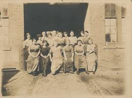 3,883 Textile mill workers Images: PICRYL