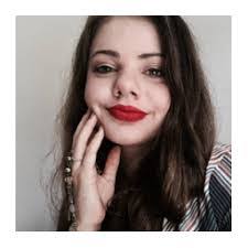 Isabella Lewis's Instagram, Twitter & Facebook