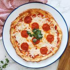 Keto Pizza With Pepperoni Delicious Low Carb Keto Pepperoni Pizza Recipe Recipe Recipes Low Carb Pizza Recipes Keto Recipes