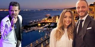 Kenan doğulu ve bergüzar korel düğünde şarkı söyledi. Mina Basaran 14 Nisan Da Evlenecekti Ciragan Sarayi Kaporayi Kenan Dogulu Parayi Iade Etmis