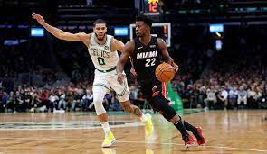 26 overall pick in the 2020 nba draft out of the university of oregon, tipp. Nba Playoff Preview Boston Celtics Vs Miami Heat Wenn Starke Und Starke Aufeinandertreffen