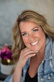 Kelly Kipp's Instagram, Twitter & Facebook