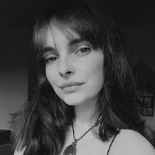 How well do your next door neighbour?? 👀 New episode “The Couple Next  Door” available now @starz