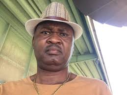 54 years from Italy 🇮🇹 I need a wife from any country traveling to meet  you 🥰