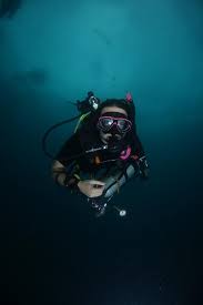 Scuba divers know that anything is possible underwater — as long as you have the right training. Why Take A Padi Self Reliant Diver Course