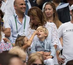 Mirka and roger federer had twins shortly after, daughters myla and charlene. Rodger Federer S Two Sets Of Twins Steal The Show At Wimbledon Kidspot