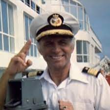 Gavin macleod, who tasted stardom after years as a journeyman actor when he landed roles on two of the most successful television series of the 1970s and '80s — as the news writer murray slaughter on the mary tyler moore show and capt. Gyabvl1zqzvt3m