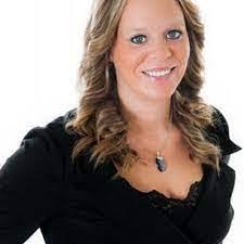 Keri Nicholas's Instagram, Twitter & Facebook