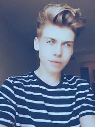 Do's and Don'ts of the Selfie by Aidan Alexander