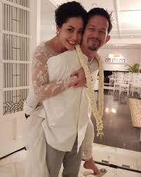 Noveltoon menikahi majikan ibu merupakan kisah seorang yang bernama bara, ia adalah orang yang dianggap kaya raya, meskipun orang lain menganggap ia kaya tetapi ia seorang yang rendah hati dan. Art Menyusui Bayi Majikan Hingga Bikin Geram Begini Kronologisnya Theasianparent Indonesia