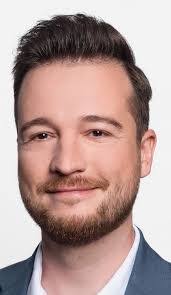 Simon Shepherd's Instagram, Twitter & Facebook