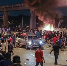 Kronologi rusuhan kuil sri maha mariamman, subang jaya, selangor. Scripters News Memahami Isu Rusuhan Kuil Viral Di Usj Selangor