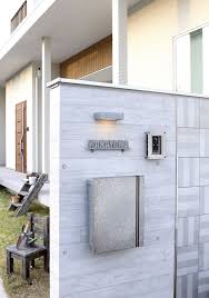 シンプルデザインをこだわりの仕上げで個性的に 他にはない 独自のカラーバリエーションを追求した ルイユシリーズ 重厚感を持ちながらも落ち着いた佇まいはファサード空間を個性的に彩ってくれます 郵便受け 埋め込み シンプルデザイン 外構