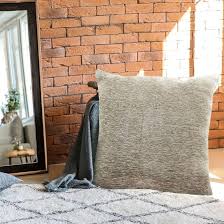 Throwback90 / винтажные олимпийки 90х. Intense Coussin Texture Vintage Sable 90x90 Leroy Merlin