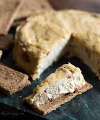 14 Fromages Vegan Qui Vous Feront Oublier Le Vrai Fromage Vegan Recette Fromage Fromage Fait Maison