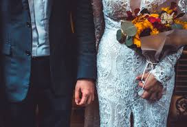 3.75 von 5 bei 12 abgegebenen stimmen. Herbsthochzeit Die Schonsten Ideen I Weddyplace
