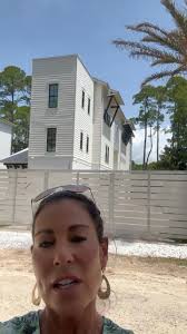 Contact Julie LaBelle if your dream has ever been to live at the beach!  She's the best!🩵