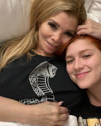 Mi niña hermosa, en que momento ya son 26 años, si hace tan poquito como te  disfrutaba, peinándote, llevándote a todas tus clases, disfrutando tus  competencias de baile y cada vez que