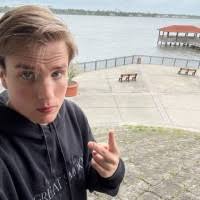 20+ "Gavin Stanton" profiles