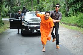 A certain incident leads fadil to be mistaken as a hitman known as tiger by inspector wahab and inspector. Abang Long Fadil 2 Mampu Rekod Pungutan Tertinggi