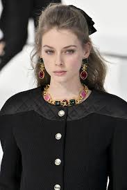 The Fall 2020 Makeup Trends We Can T Wait To Try Chanel Makeup Looks Makeup Trends Runway Makeup