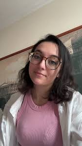 Evie Fox's Instagram, Twitter & Facebook