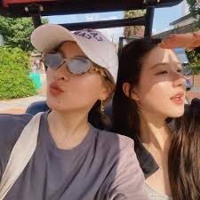 Agatha Hill (@AgathaH41132515)