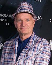 One of Germany's first parking garages, the Haniel-Garage complex, was  built in Düsseldorf in 1952 and included a striking angular motel. Designed  by architect Paul Schneider-Esleben, this innovative structure helped  modernize post-war