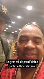 Óscar Emilio León Simoza, más conocido por su nombre artístico Oscar  d'León, es un cantautor y músico venezolano del género son y la música  caribeña. Es considerado uno de los máximos exponentes del ...