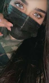 اذ اخذتي الصور بليز متابعة In 2021 Girl Hiding Face Cool Girl Pictures Cute Girl Face