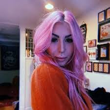 Amber Closson's Instagram, Twitter & Facebook