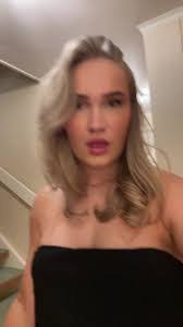 Erika Vannucci's Instagram, Twitter & Facebook