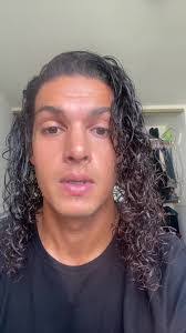 Juan Ambriz's Instagram, Twitter & Facebook