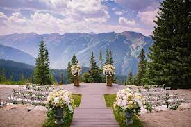 25 Top Destination Wedding Venues In The U S Here Comes The Guide Summer Wedding Venues Aspen Colorado Wedding Top Destination Weddings