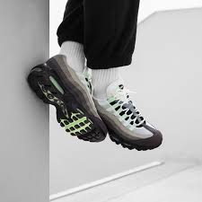 Air Max 95 White Fresh Mint On Feet Recherche Google Air Max 95 White Nike Air Max 95 Nike Air Max