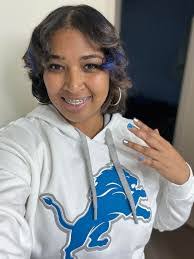 Lela Dunn's Instagram, Twitter & Facebook