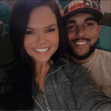 Live wedding painter services available