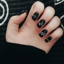 Uñas negras decoradas 【los mejores diseños 2020 】. Disenos Sencillos Para Unas Negras 20 Einfache Schwarze Nail Art Design Ideen Naildesigns Design Art Design Designideen Einfache Nail Sunflower Nails Black Nail Designs Simple Nails Todo Sobre Las Unas