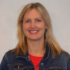 Michelle Hatch's Instagram, Twitter & Facebook