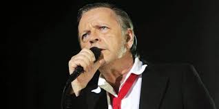 Une faille dans la muraille d'e.coli. Renaud Hospitalise Son Frere Jumeau Donne Des Nouvelles Rassurantes Marie Claire